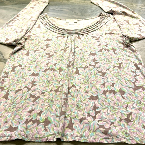 Last chance. Lot of (3) Tops - Picture 7 of 9